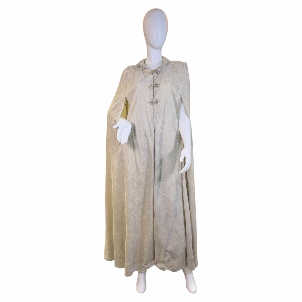 1970s Vintage Ivory Velvet Cape | Handmade Renaissance Revival Cloak OSFM